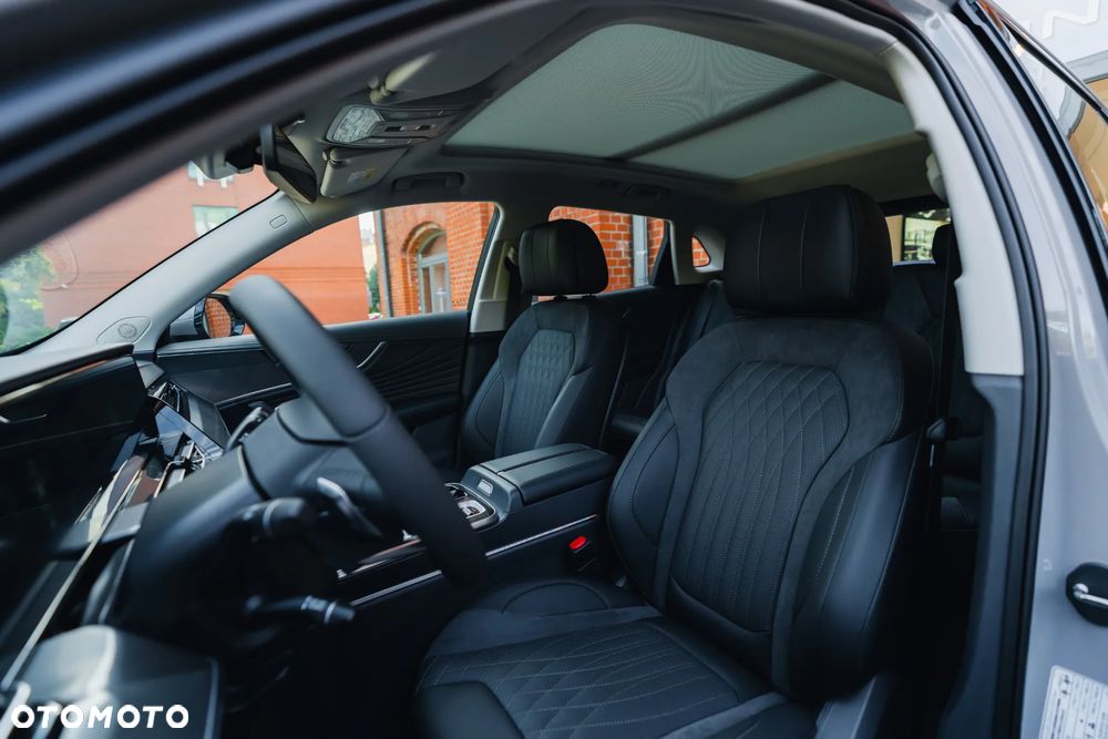 Hongqi HS5 2.0T Executive AWD - 23