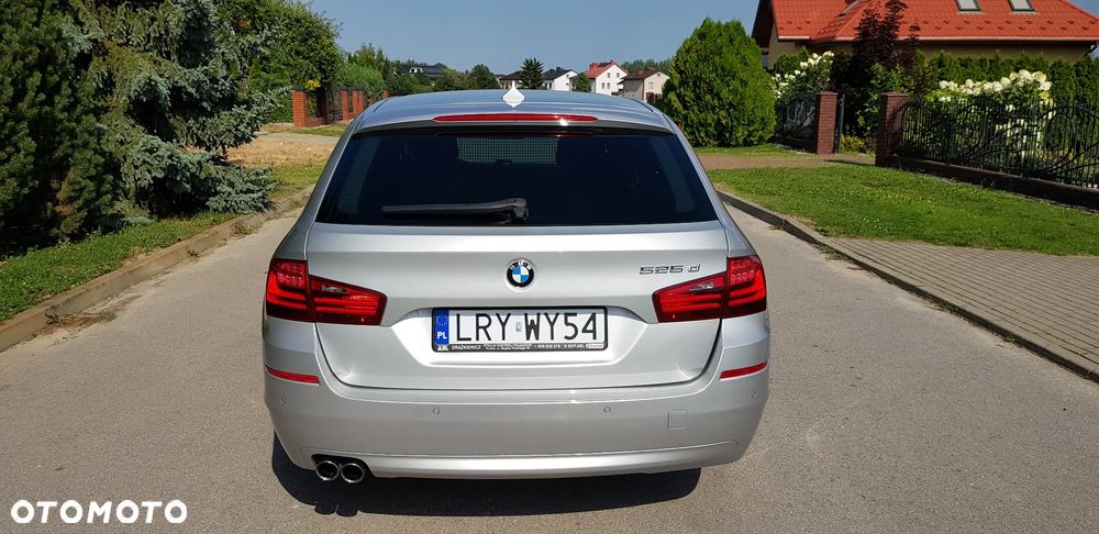 BMW Seria 5 525d Sport-Aut Luxury Line - 14