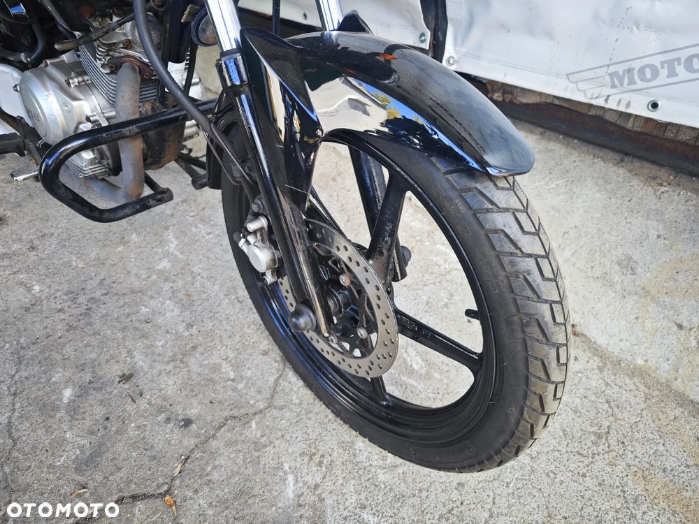 Yamaha YBR - 8