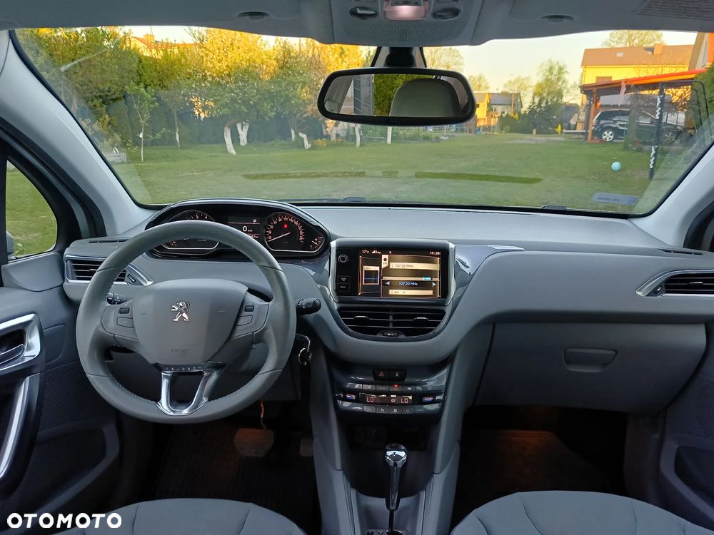 Peugeot 208 120 VTI Automatik Allure - 7