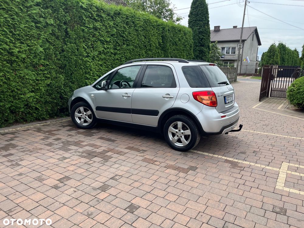 Suzuki SX4 1.6 Comfort Plus - 6