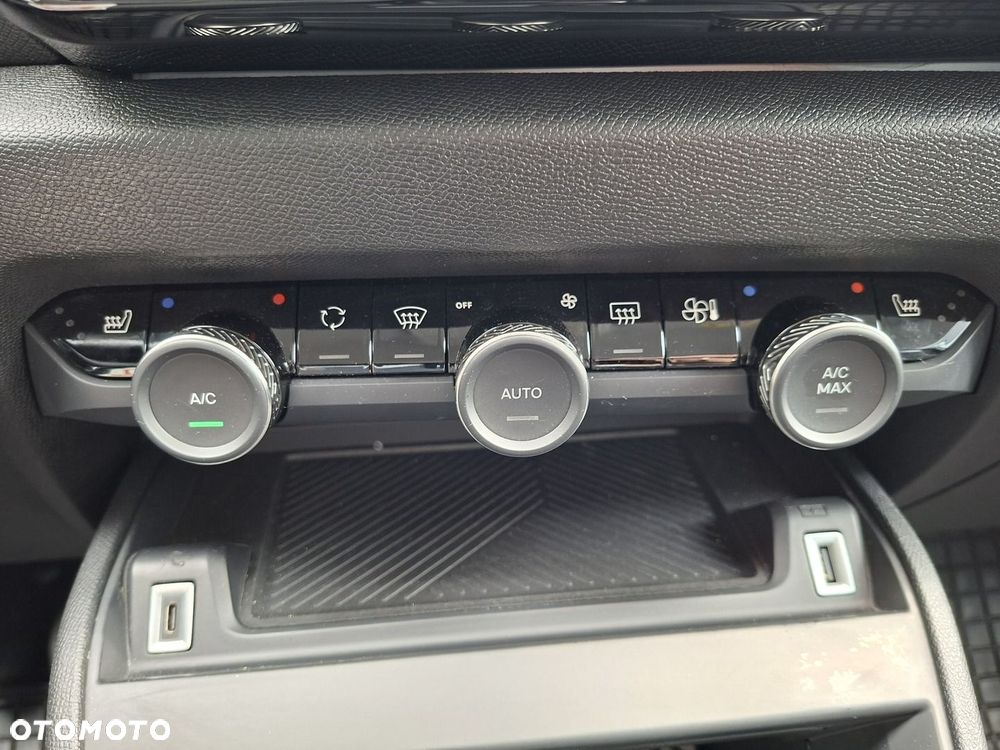 Citroën C4 1.2 PureTech Feel S&S - 23