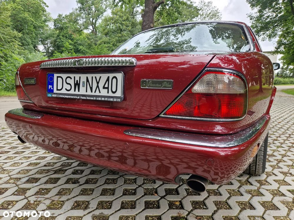 Jaguar XJ - 10