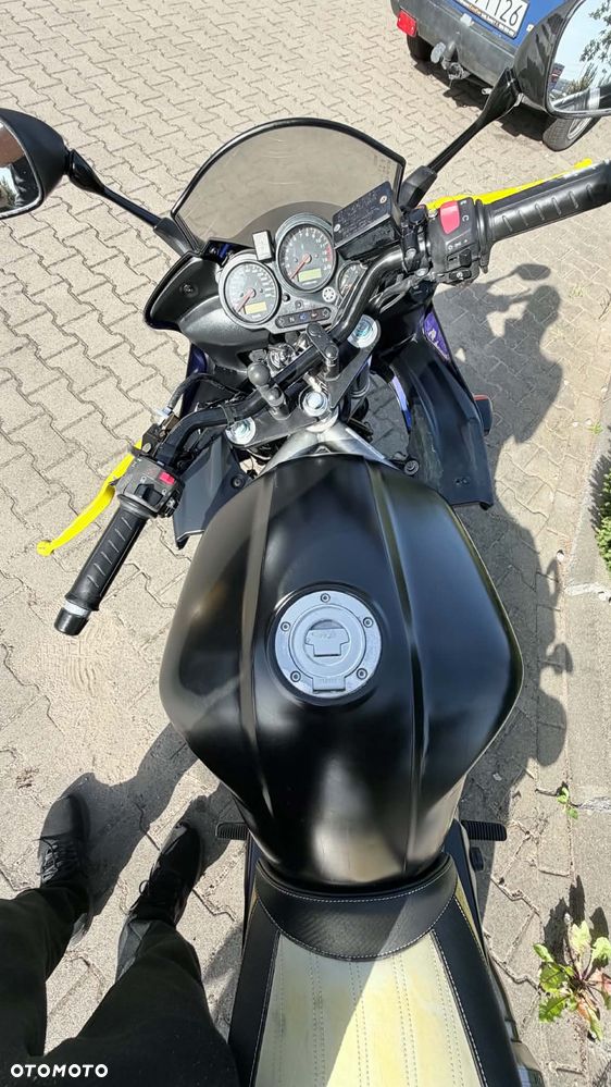Yamaha FZS - 8