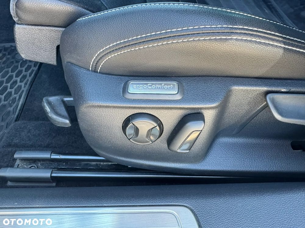 Volkswagen Passat 2.0 TSI Elegance DSG - 8