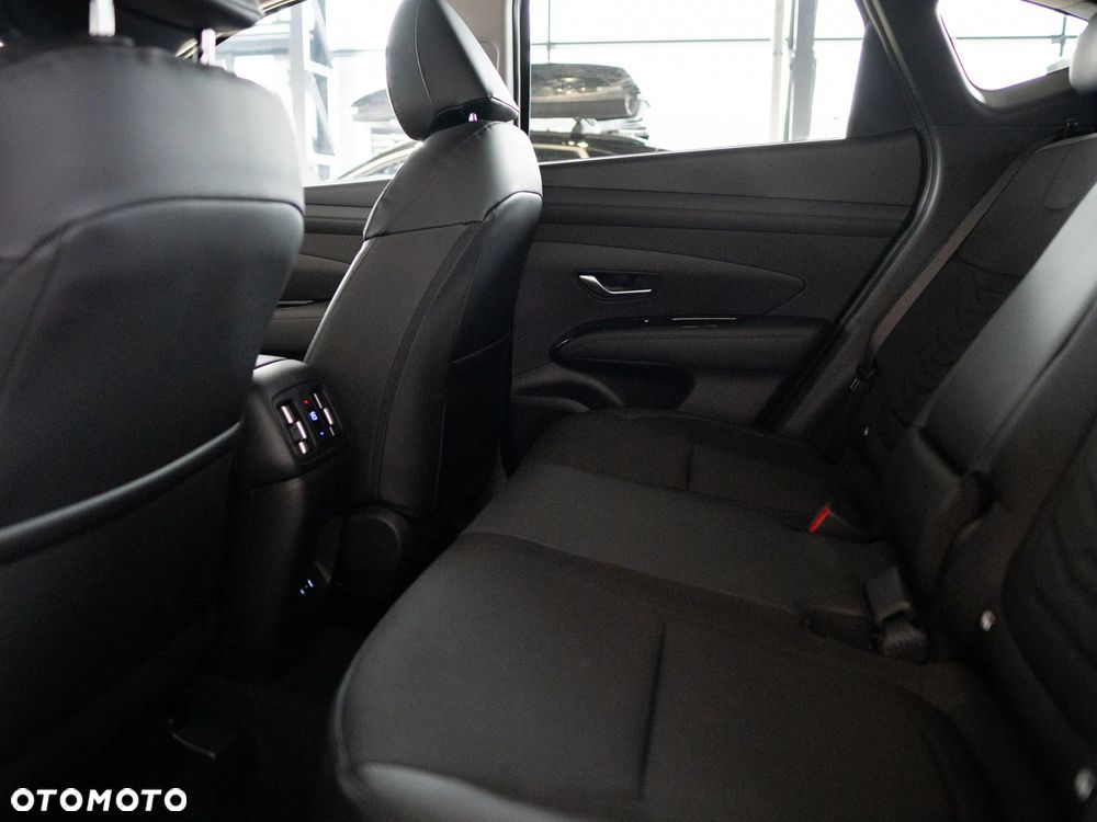 Hyundai Tucson 1.6 T-GDi HEV Executive 2WD - 35