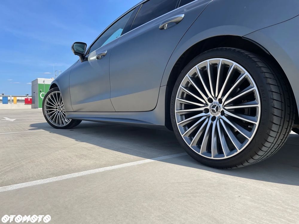 Mercedes-Benz CLS 300 d 4Matic 9G-TRONIC AMG Line - 18