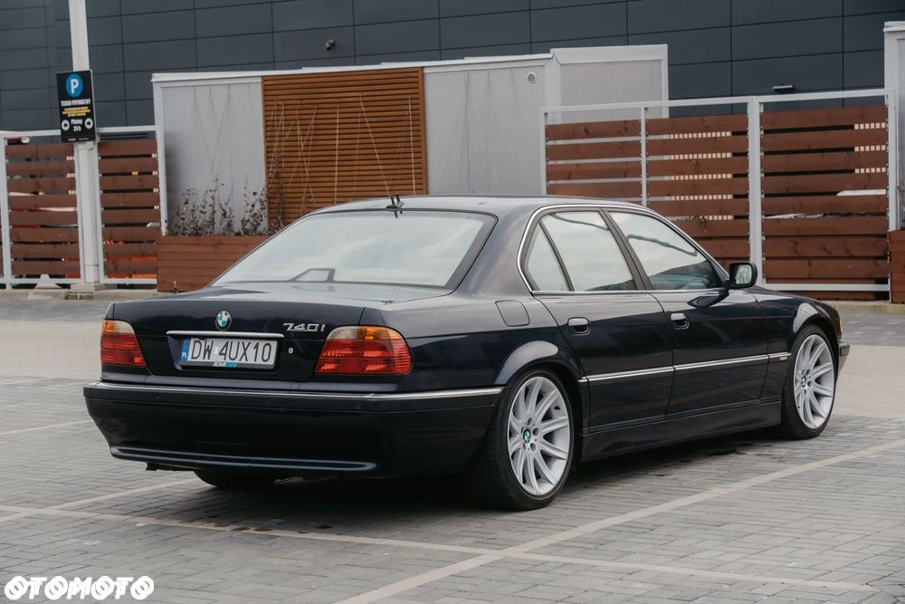 BMW Seria 7 740i - 4