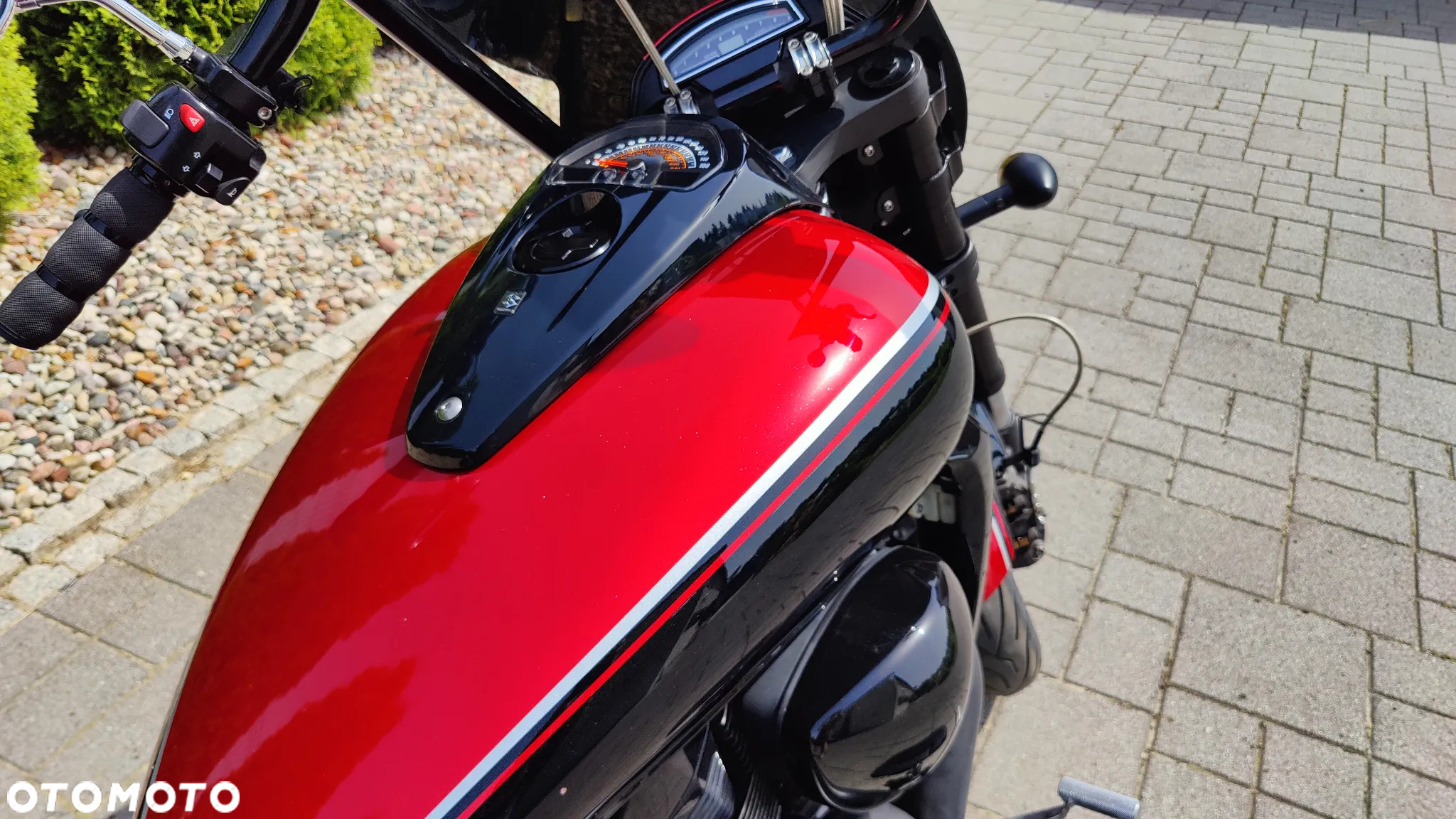 Suzuki Intruder - 20