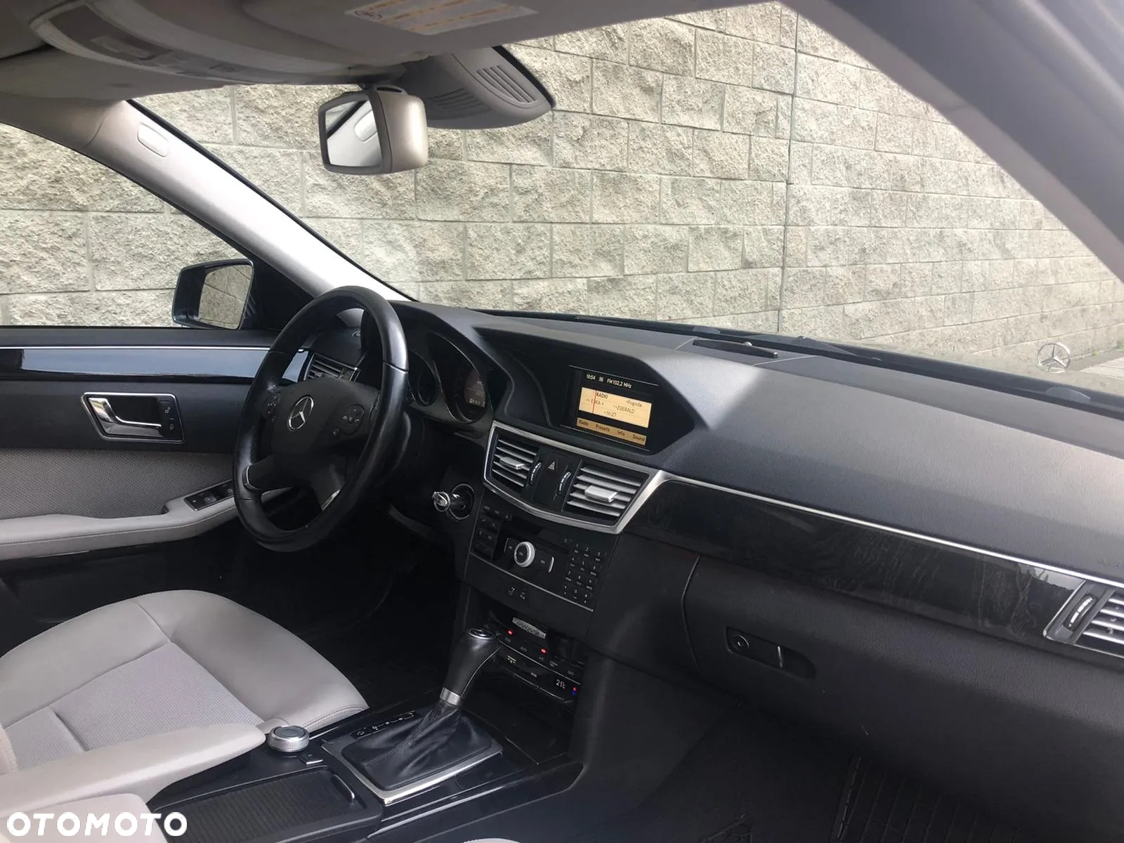 Mercedes-Benz Klasa E 250 CGI BlueEffICIENCY Avantgarde - 24