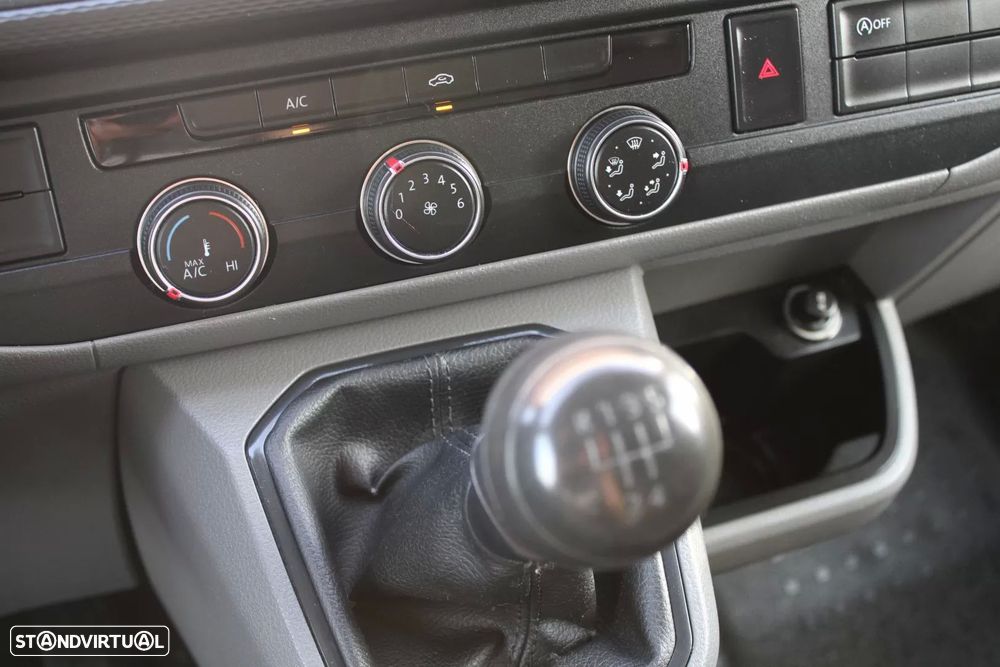 VW Transporter 2.0 TDI Confortline Extra AC - 23