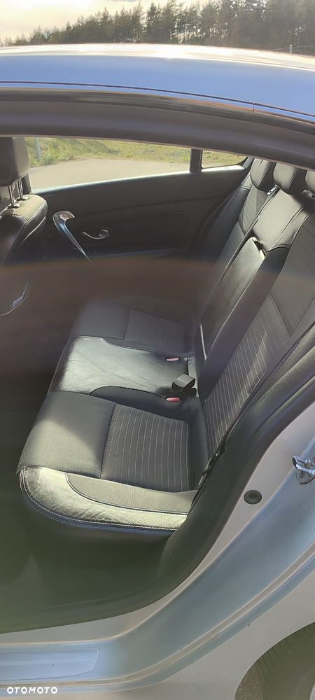 Renault Latitude 2.0 dCi - 15