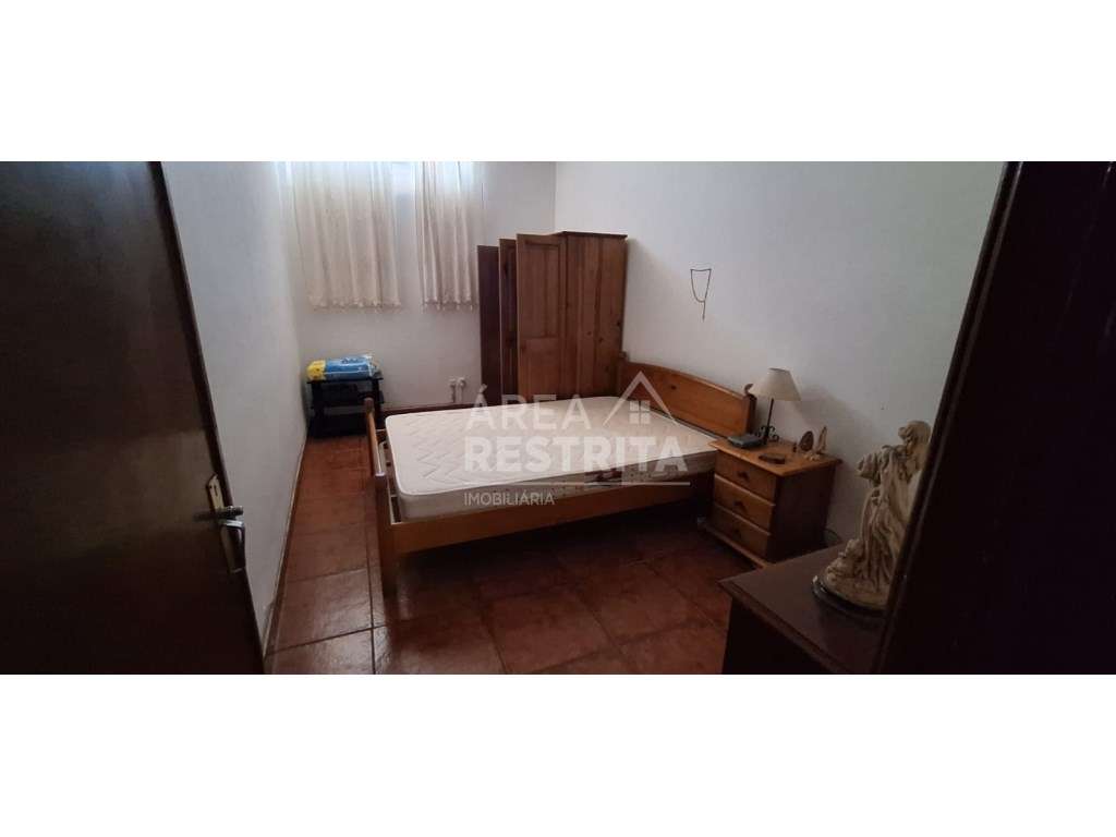 APARTAMENTO T1 transformado em T2, com QUINTAL, Laranjeiro - Grande imagem: 4/6