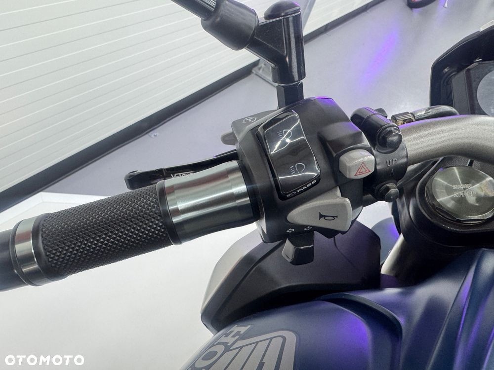 Honda CB - 23