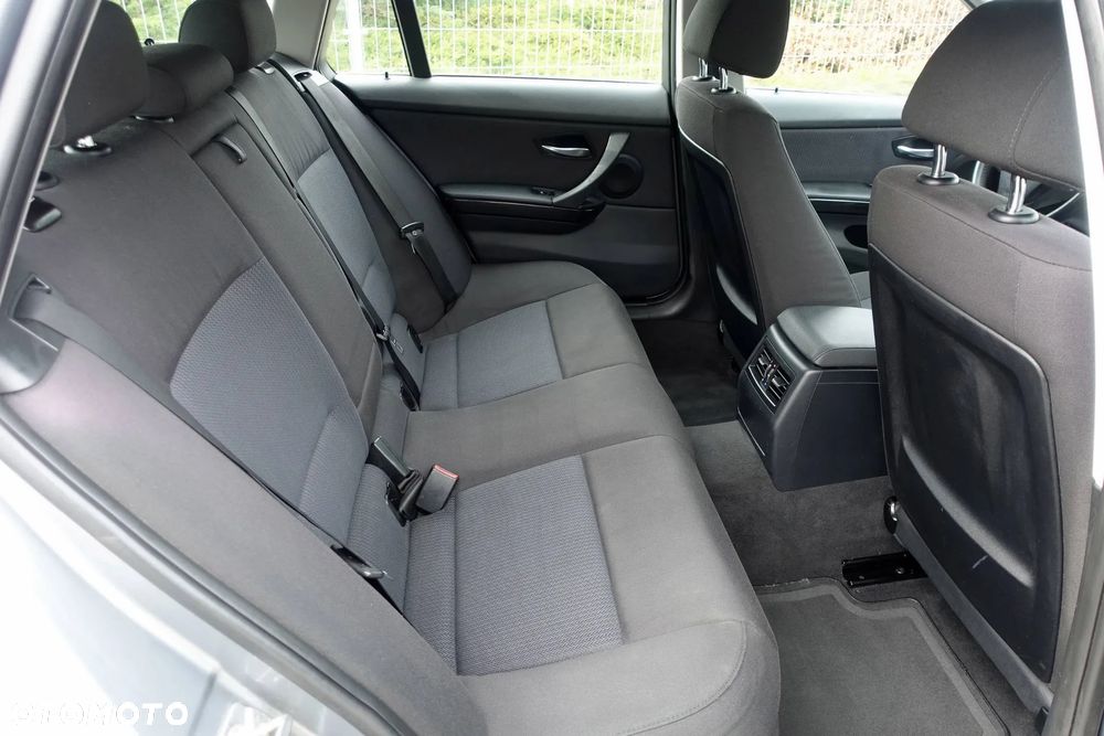 BMW Seria 3 - 16