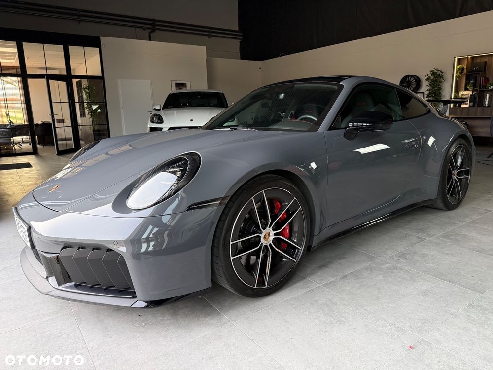 Porsche 911 Carrera T-Hybrid 4 GTS - 2