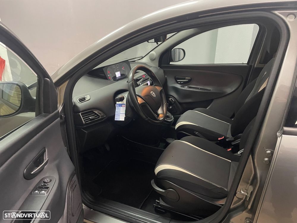 Lancia Ypsilon 1.2 S&S Urban - 6