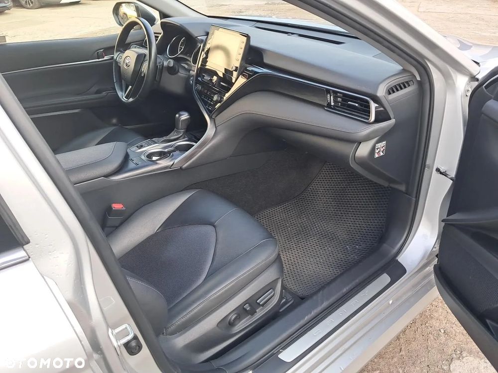 Toyota Camry 2.5 Hybrid Executive CVT - 12
