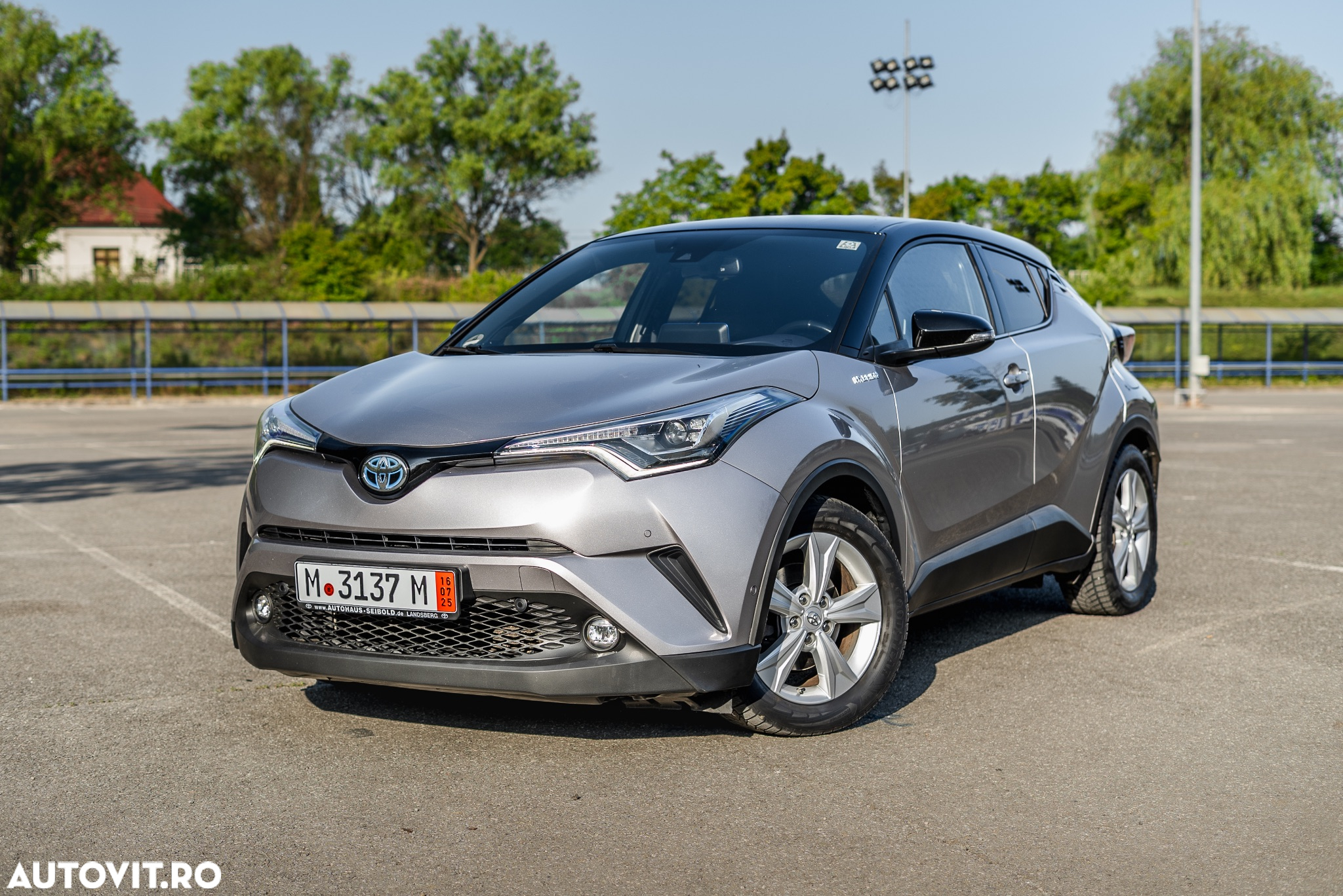 Toyota C-HR Hybrid Lounge - 3