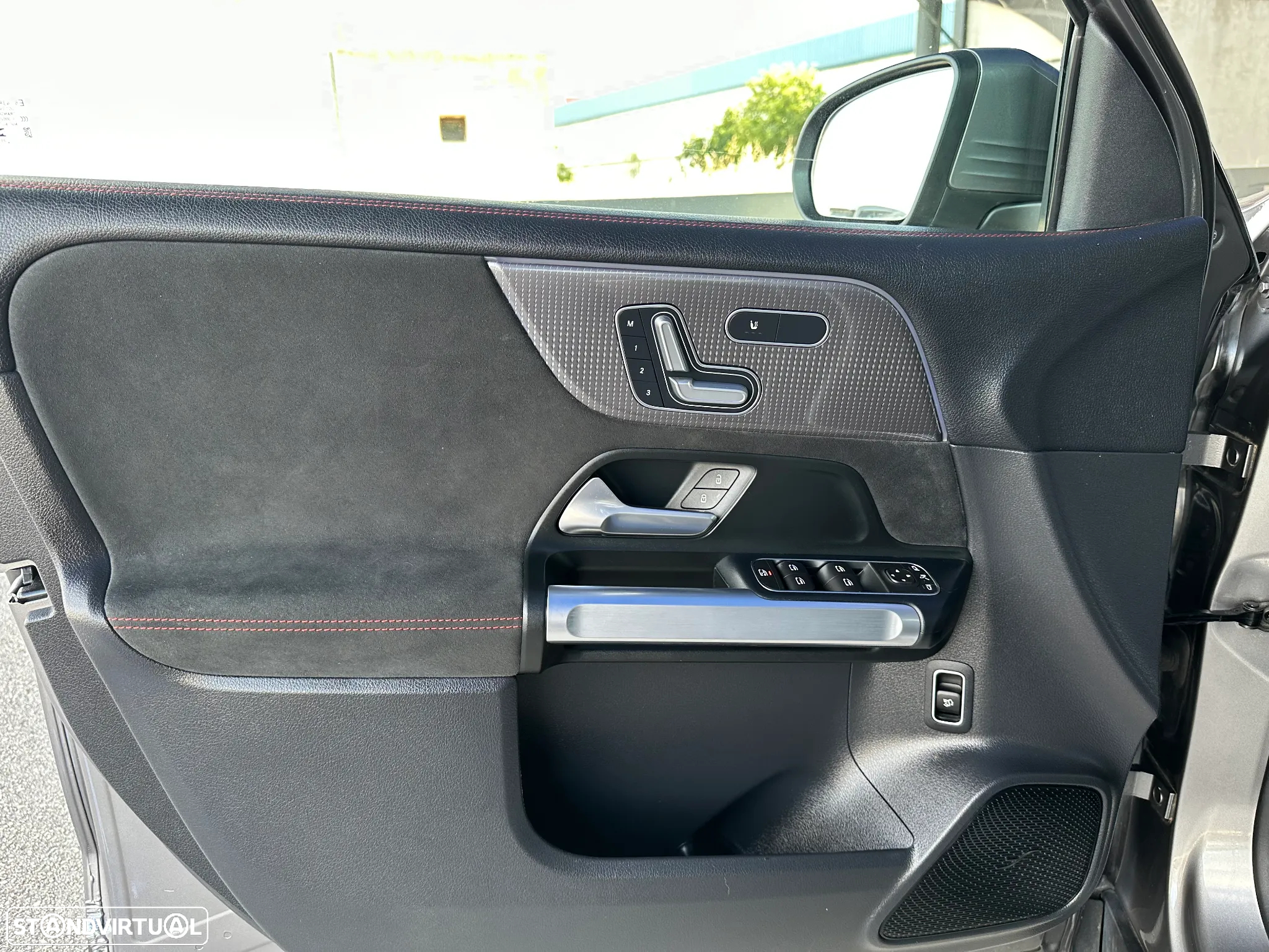 Mercedes-Benz EQB 250+ AMG Line - 20