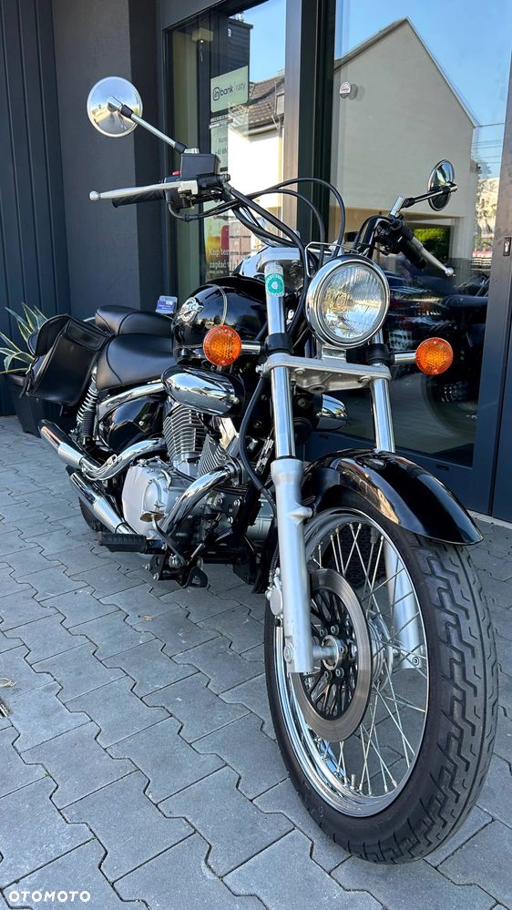 Suzuki Intruder - 8
