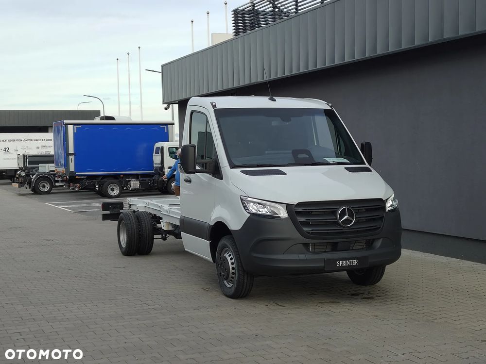 Mercedes-Benz Sprinter - 3