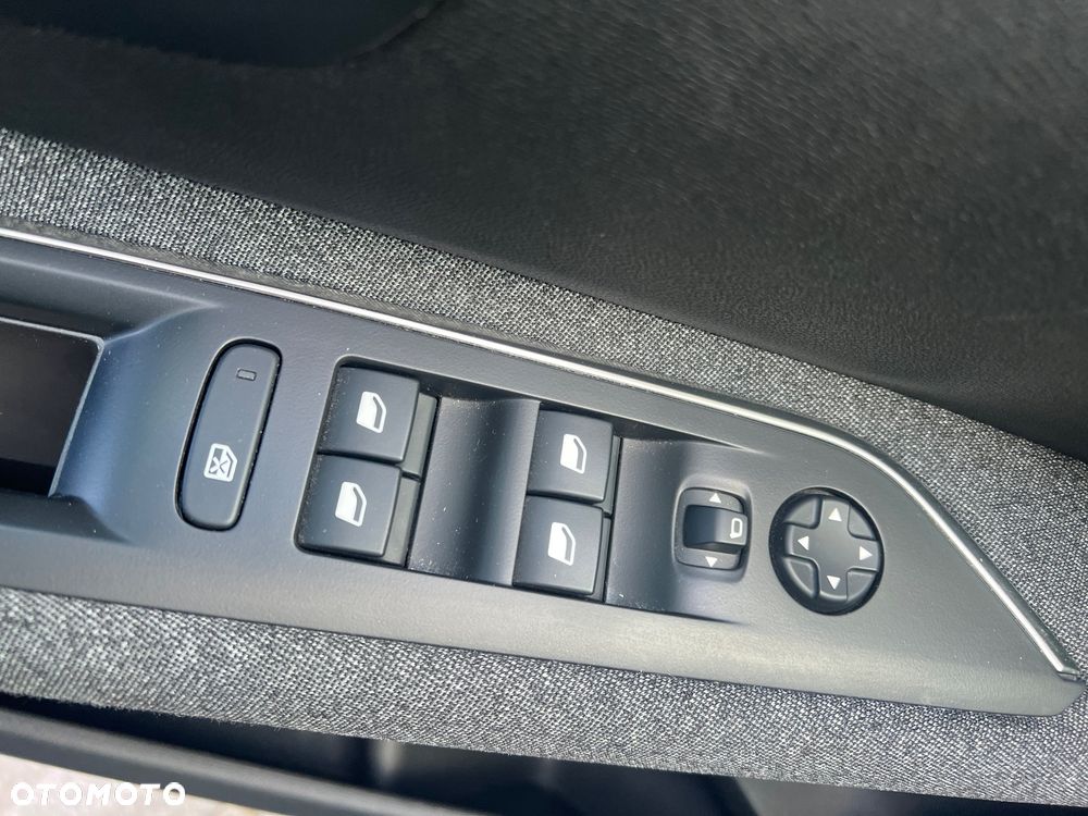 Peugeot 3008 1.2 PureTech Allure - 19