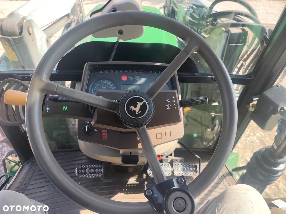 John Deere 5820 - 12