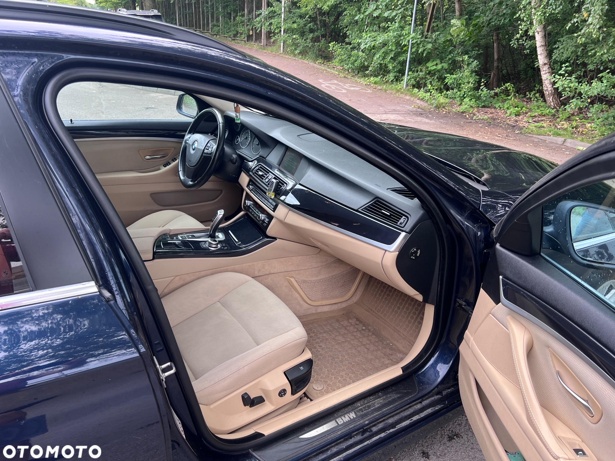BMW Seria 5 525d Touring - 11