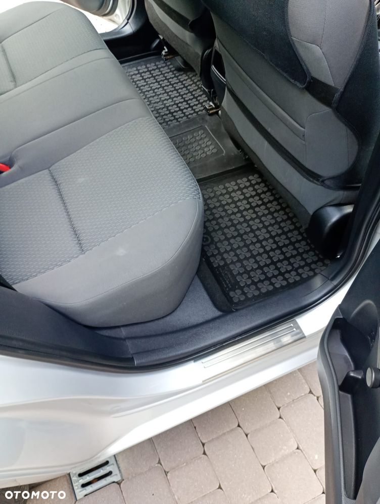 Toyota Corolla 1.6 Active - 12