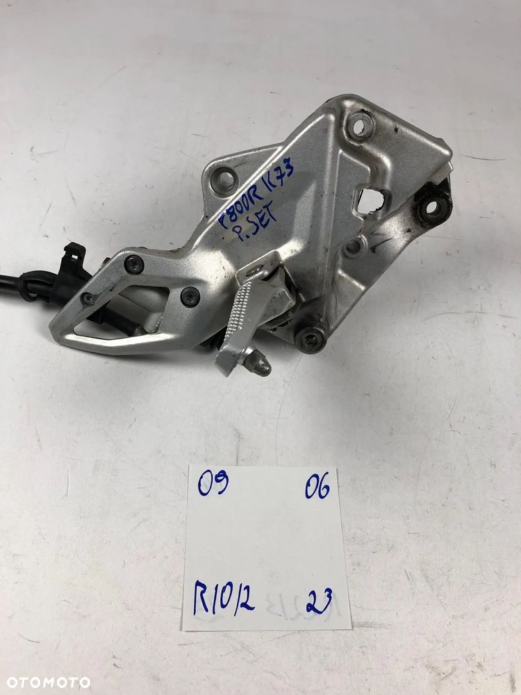 BMW F 800 R K73 Prawy Set Kierowcy Przód Podnóżek