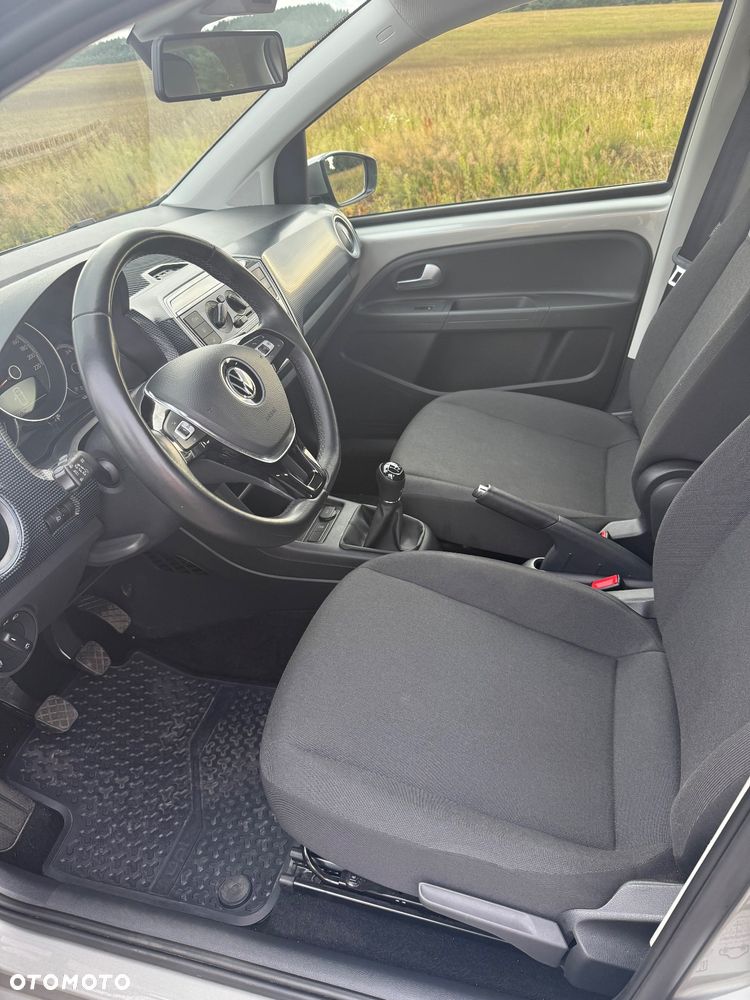 Volkswagen up! (BlueMotion Technology) move - 9