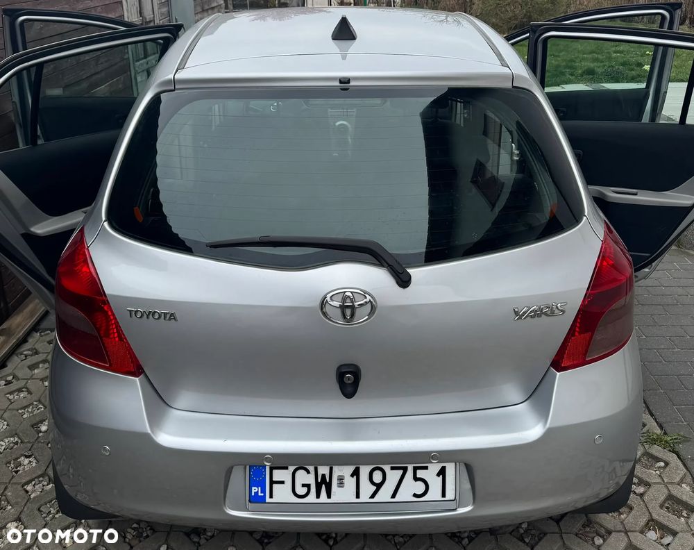 Toyota Yaris 1.3 Luna A/C - 2