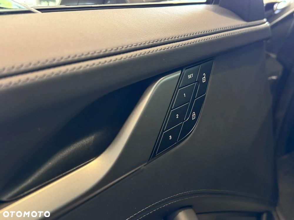 Porsche 911 Carrera 4S - 14