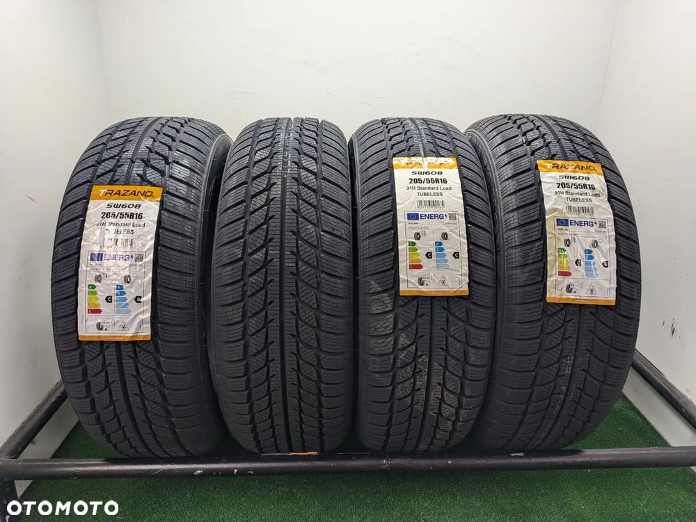 205 55 16 91H Trazano Snowmaster  SW608