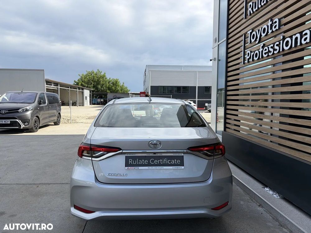 Toyota Corolla 1.6 Dynamic - 6