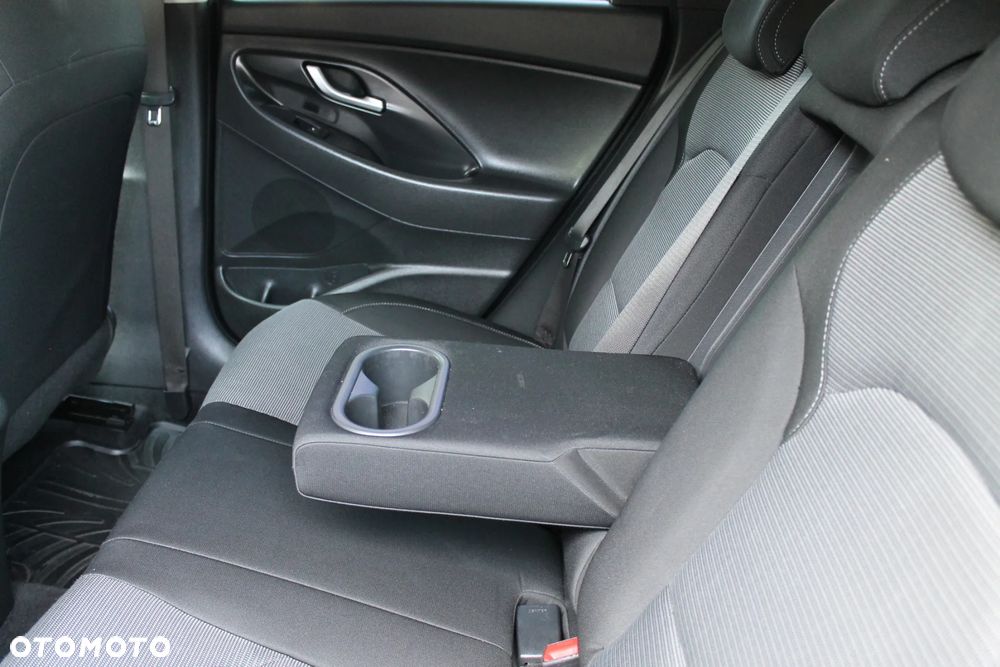 Hyundai i30 1.4 Premiere Comfort - 32