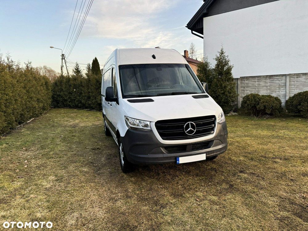 Mercedes-Benz Sprinter - 2