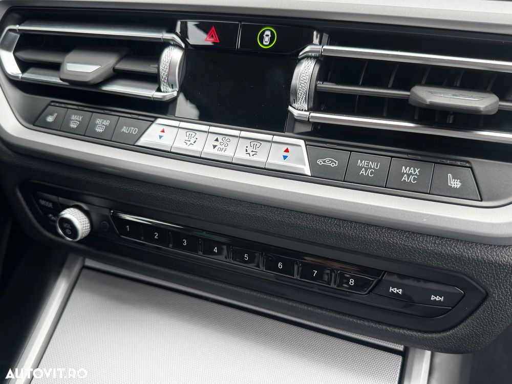 BMW Seria 3 330e Aut. Luxury Line - 27