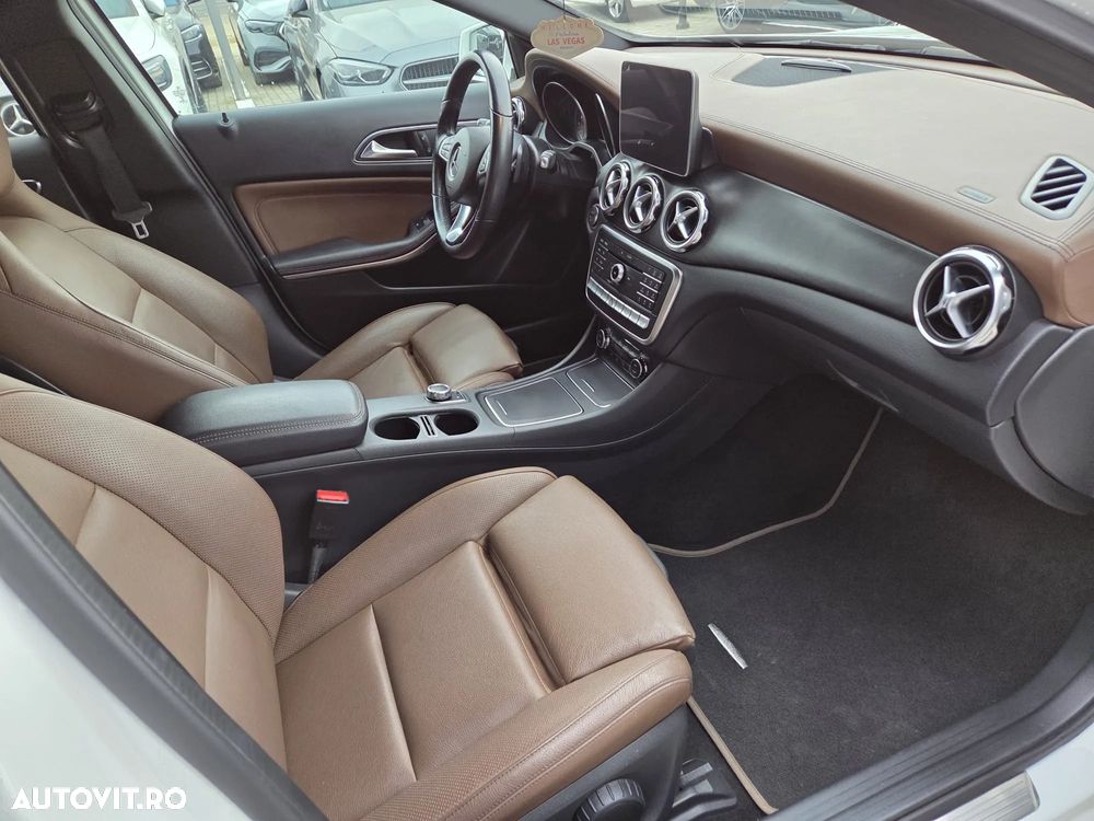 Mercedes-Benz GLA 200 d 4MATIC Aut. - 17