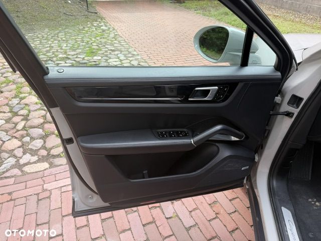 Porsche Cayenne Turbo - 15