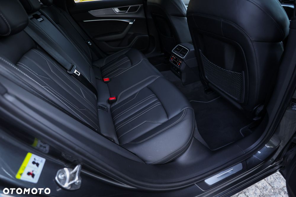 Audi A6 Avant 40 TDI quattro S tronic S line - 24