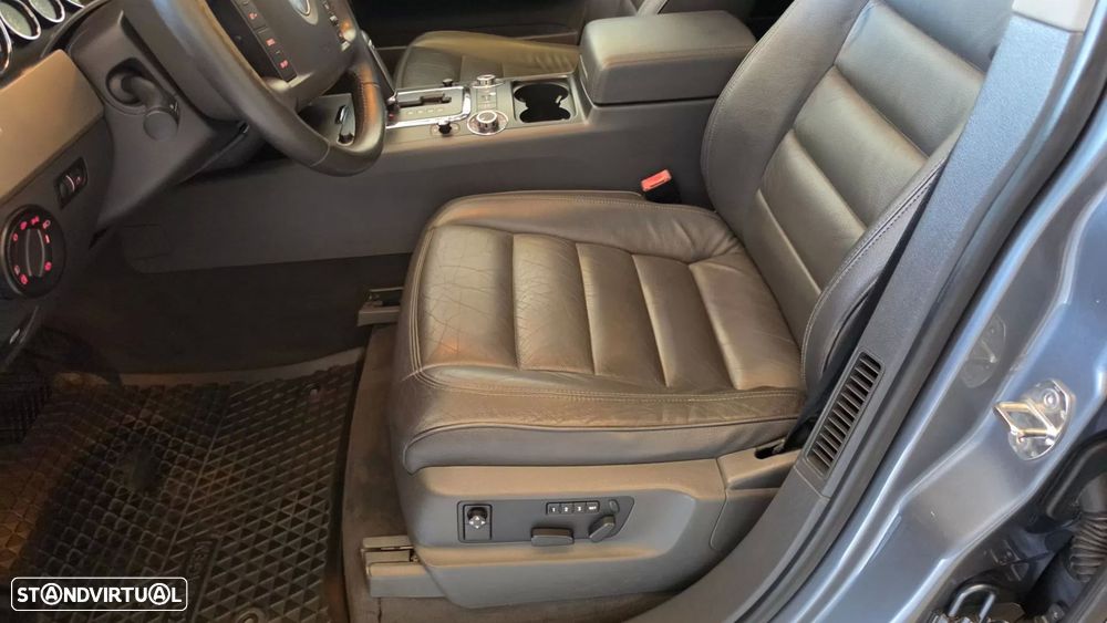 Volkswagen Touareg 3.0 TDI V6 Tiptronic — fotografia 40