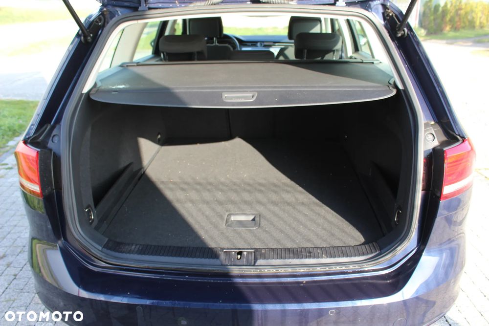 Volkswagen Passat Variant 1.6 TDI SCR DSG Comfortline - 20