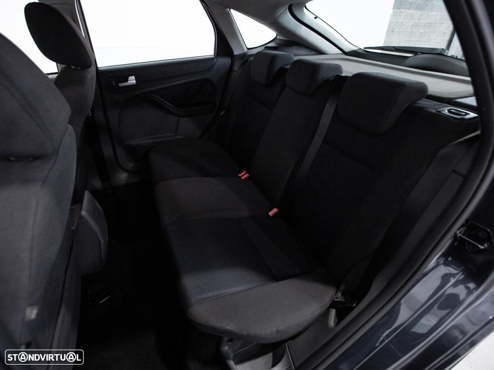 Ford Focus - 10