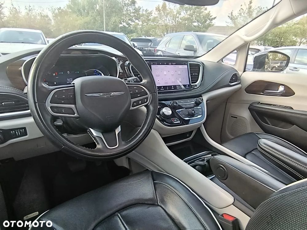 Chrysler Pacifica - 14