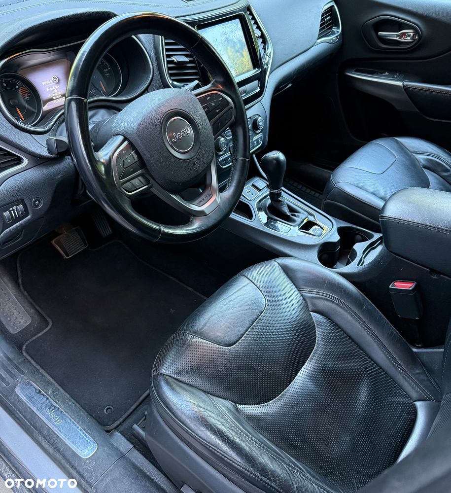 Jeep Cherokee - 14
