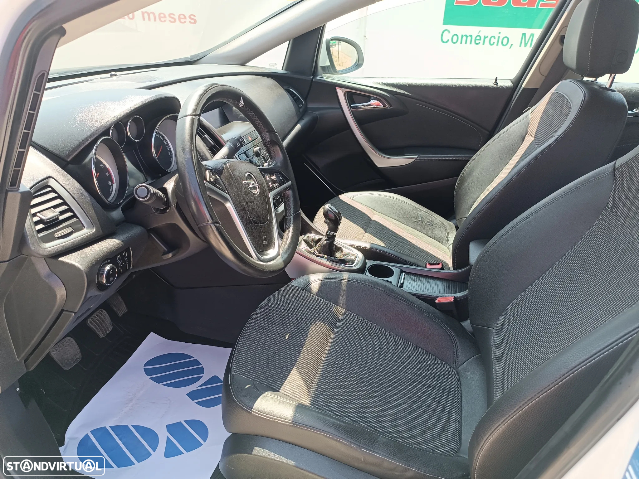 Opel Astra 1.4 T Cosmo S/S - 15
