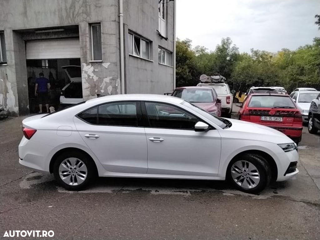 Skoda Octavia 2.0 TDI DSG Ambition - 6