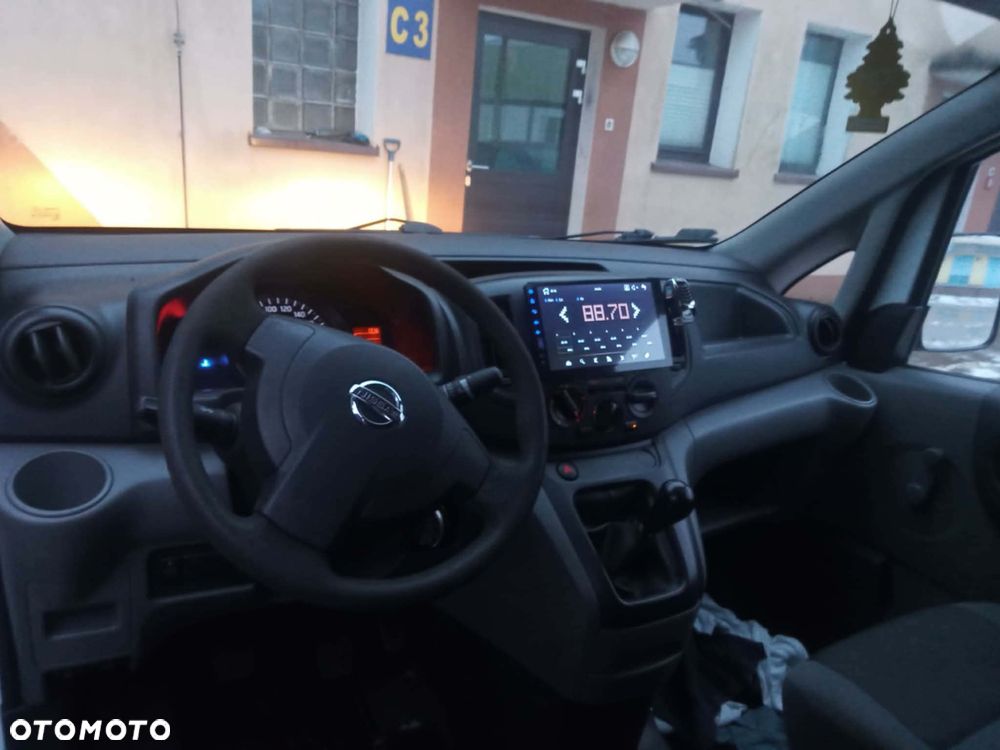 Nissan NV200 - 14
